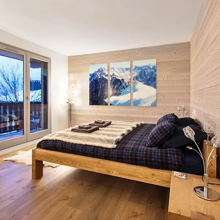 Totally Refurbished 3 Bed Apt, Central St Gervais! Apartment *
